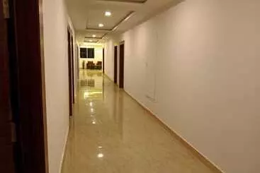Iroomz Hotel Rainbow Bliss