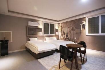 מוטל Gimcheon Kan Plus