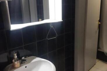 پانسیون Saradis