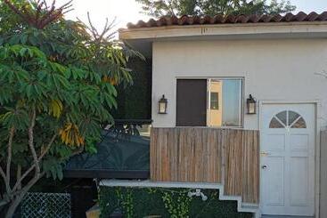 Пансион Tree Cabin