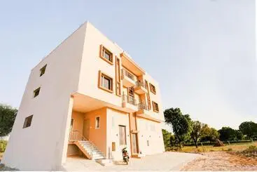 Otel Gaur Nitay