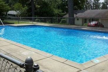 Bavarian Inn Motel & Restaurant