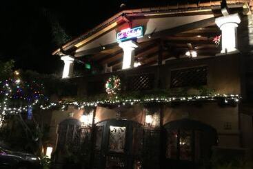 فندق Les Artistes Inn