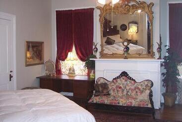 هتل Shadowlawn Bed And Breakfast