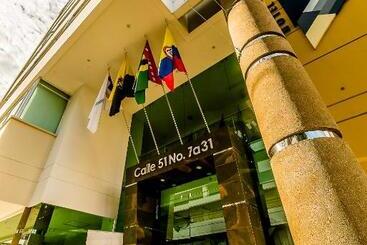 Hotel Titanium Plaza