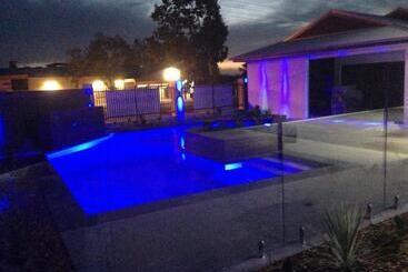 Мотель Western Downs Motor Inn