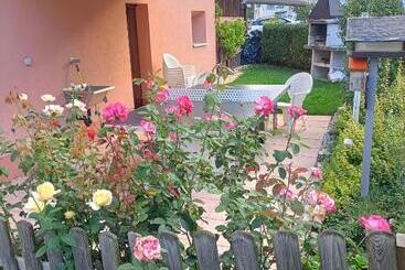 Bed and Breakfast Bnb Les Oiseaux, Chez Lidia, 26m2 à 44m2, 2ème étage