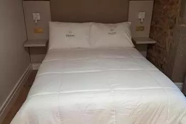 ペンション Hostal Hcelenis