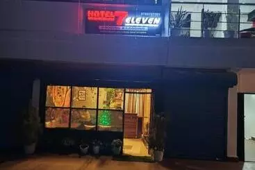 Hotel 7 Eleven