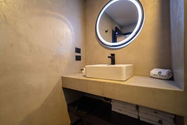 ホテル Alcalà Expo