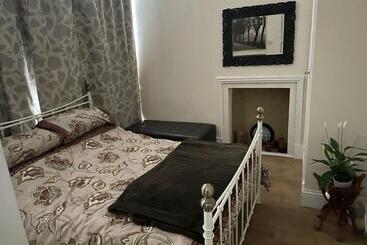 Bed and Breakfast Glengate Larder Flat