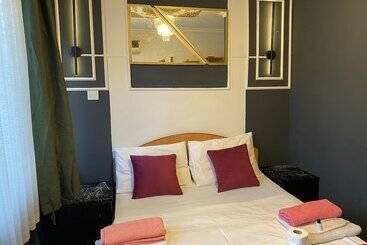 בית מלון כפרי Petek