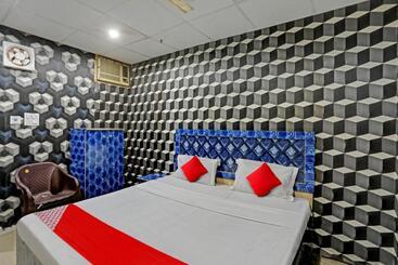 Oyo Flagship Hotel Aditya Inn
