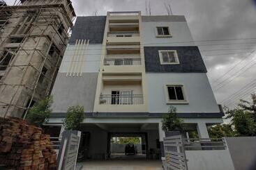 Hotel Iroomz Rk Hospitality