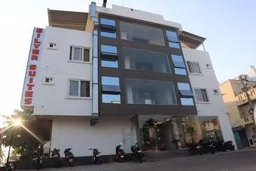 Hotelli Iroomz S Silver Suites