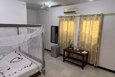 ホテル Nungwi Beach Front