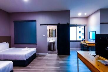 Hotell The Riva Vientiane
