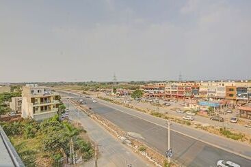 Hotell Treebo Premium Arista