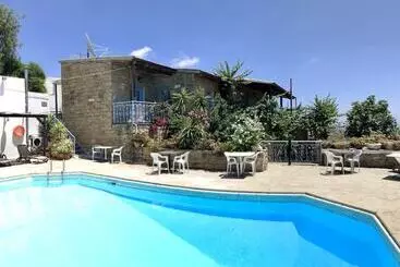 Pension Adamos Studio Hotel Apartments