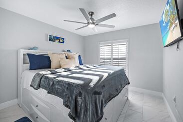 بيت ريفى 8023 Magnolia Ave