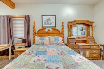 קוטג'' Bradford Lake House W/ Dock: Near Wineries!