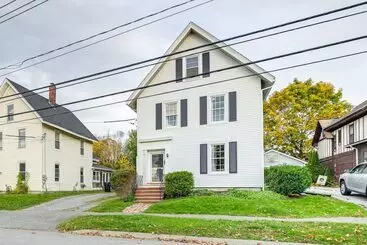 コテージ Charming Bangor Home W/ Deck < 1 Mi To Downtown