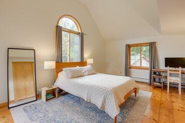 コテージ Charming Putney Home: Porch, Grill & Hiking Trails