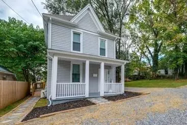 コテージ Charming Roanoke Vacation Home   1 Mi To Downtown!
