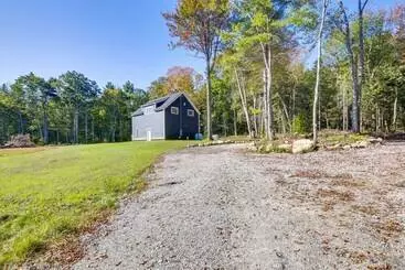 Cozy Camden Cottage W/ Fire Pit & Trail Access