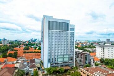 Grand Swiss Belhotel Darmo