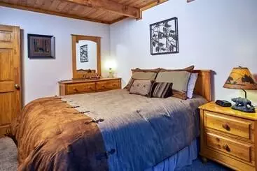 コテージ Hot Tub & Deck: Big Bear City Cabin Near Skiing