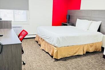 فندق Ramada By Wyndham Dawson Creek