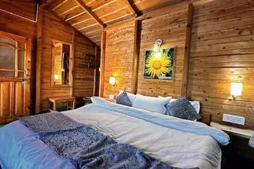 هتل Blue Poppy Resort