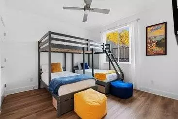 Mökkimajoitus Lago Vista Home W/ Game Room & Outdoor Tub!