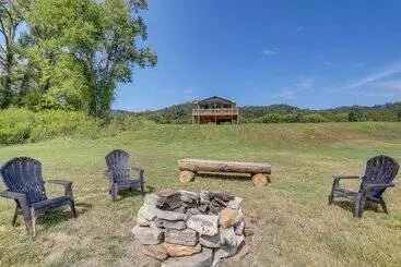 Landhus Melbourne Home W/ Fire Pit On The White River!