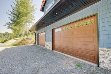 Mökkimajoitus Scenic Bryson City Retreat W/ Direct Lake Access!