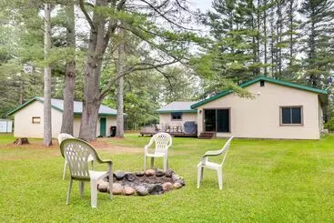 コテージ Woodruff Home W/ Lake Access & Pier, Near Town!