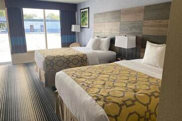 בית מלון כפרי Baymont By Wyndham Cheraw