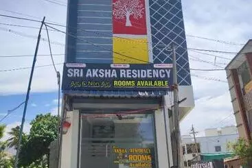 ホテル Sri Aksha Residency