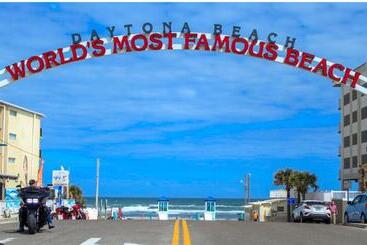 Aparthotel Oceanfront Oasis