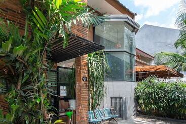 Pansiyon Mono Coliving Pakis, Surabaya