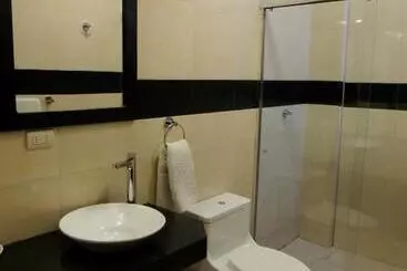 هتل Pacific Suites