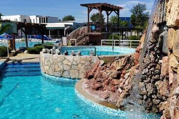 هتل آپارتمان Poseidon Centar