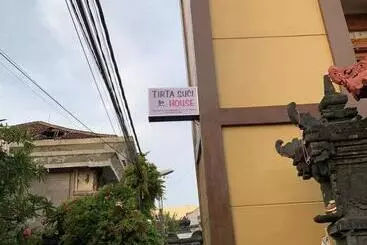 ユースホステル Tirtasuci House