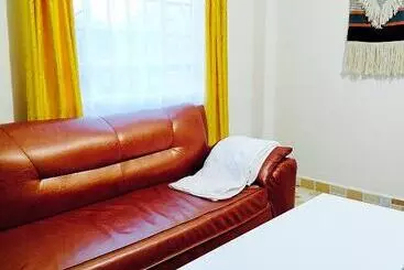 تختخواب و صبحانه Cozy Haven Slumber