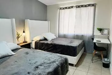 アパートホテル Depas & Suites Juarez