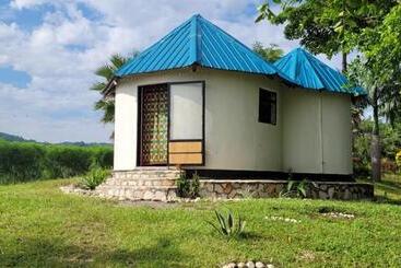 Queen Elizabeth Gorge Cottages