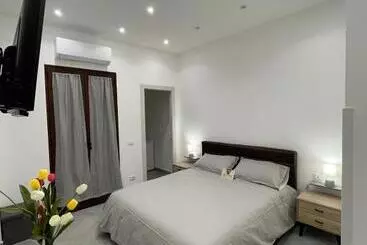 پانسیون Baron’s Suites