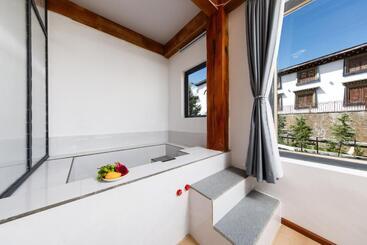 Bed and Breakfast Shangri La Jiangyue Beiting Boutique Homestay