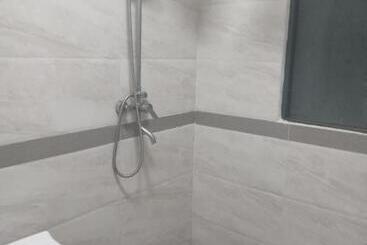 פנסיון Voivoi Guest House